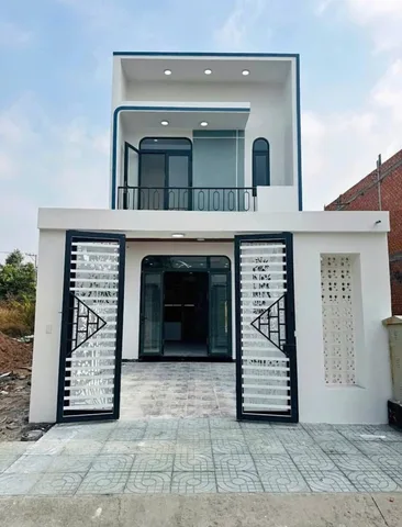 Ngộp ngân hàng cần bán nhà 2 tầng ngay chợ Quang vinh 3 Bình Dương