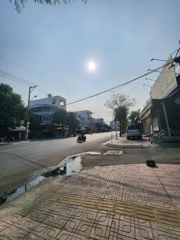 💥🚀B.Á.N ĐẤT TẶNG NHÀ MẶT TIỀN ĐƯỜNG XE HƠI TRÁNH 54M2 CHỈ 5.5 TỶ HXH MAN THIỆN- LÊ VĂN VIỆT