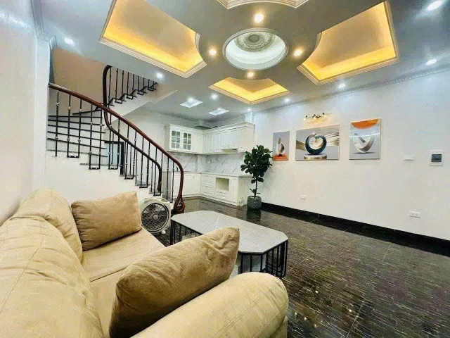 Cho thuê Nhà ngõ 558 Kim Ngưu, Hai Bà Trưng 35m*5 tầng giá 17 triệu NHÀ ĐẸP