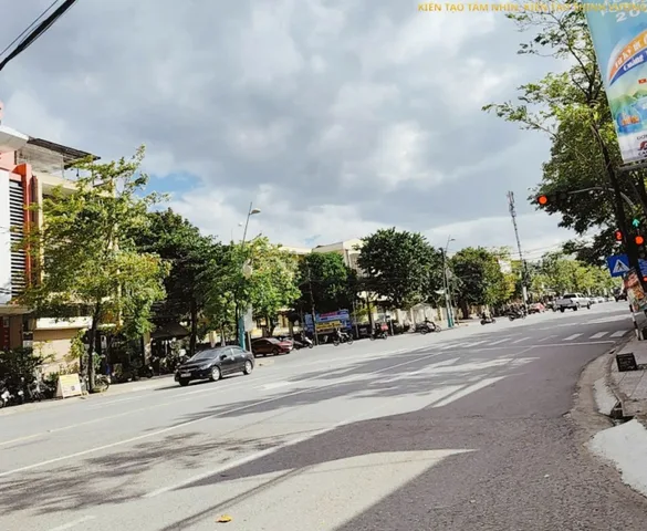 Bán nhà 2 tầng mặt tiền Quốc lộ 9b gần Lê Lợi
