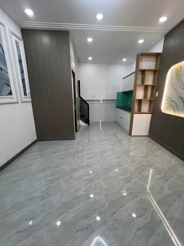 Đường nhựa 9m. Nhà 24m2 thổ cư đường TTH14 gần Bệnh viện Q12. Có 2PN, ban công. Giá 1,13 tỷ có bớt