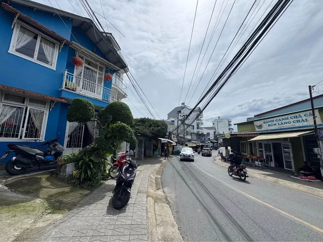 bán nhà mặt tiền đường Nguyễn Trung Trực phường Xuân Hương Đà Lạt.