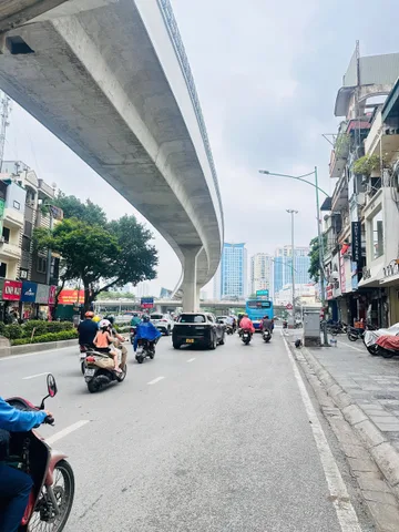 Bán Nhà riêng 70m2 có sẵn 70 m2 thổ cư giá 20 tỷ tại Đường Cầu Giấy Phường Quan Hoa Quận Cầu Giấy Hà Nội