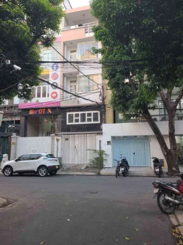 🚨 BÁC CÁN BỘ HẠ SỐC 300TR CHỐT GẤP - HẺM TẢI 8M CỘNG HÒA - ĐÓN SÓNG T3!