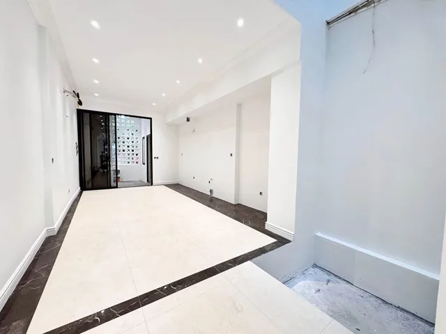Bán Nhà 3 Tầng Đức Giang 72m2 View Hồ - Đường 5m Ô Tô Vào Nhà - Có Ô Chờ Thang Máy