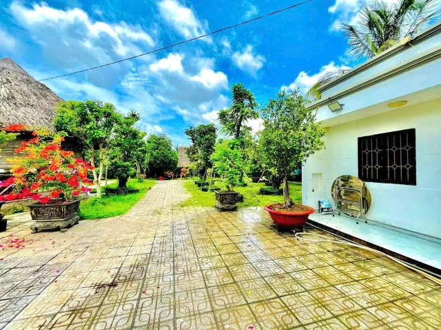Bán Nhà riêng 1703m2 có sẵn 300 m2 thổ cư giá 11 tỷ tại - Chọn - Xã Trung Lập Hạ Huyện Củ Chi TP. Hồ Chí Minh