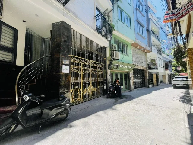 Tòa nhà 9 tầng phố Thái Hà đường trước nhà ô tô tránh 2 mặt ngõ doanh thu 1.7 tỷ/năm.