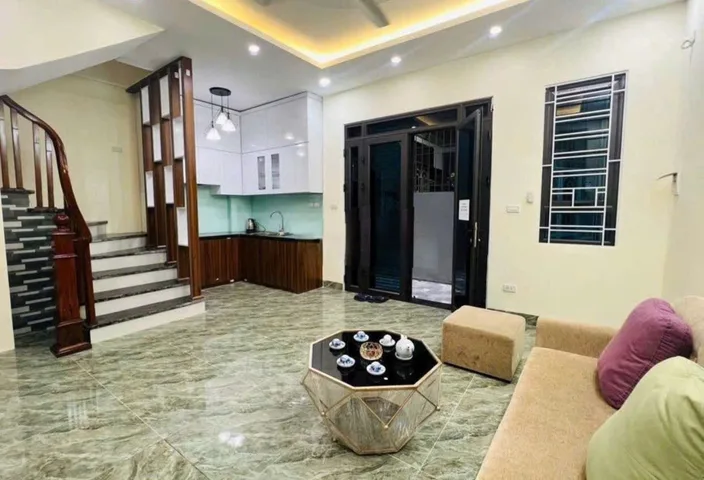 Cho thuê Nhà Ngõ 193 Nam Dư - Hoàng Mai 35M² 5 Tầng 3 Ngủ - Nội Thất CB - Giá Thuê 11tr