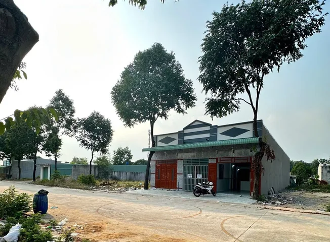 Bán Nhà trọ 300m2 có sẵn 300 m2 thổ cư giá 1.85 tỷ tại Phường Thới Hòa Thị xã Bến Cát Bình Dương