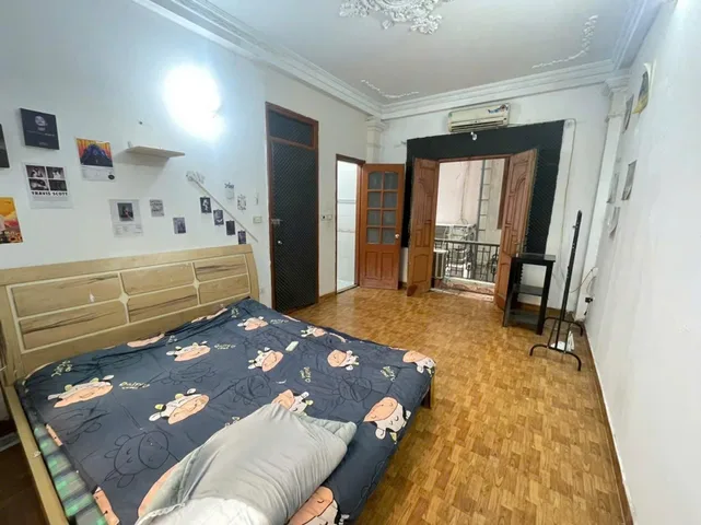 Cho thuê nhà ngõ 318 Đê La Thành, Đống Đa 40m*5 tầng (4 ngủ) giá 13 triệu