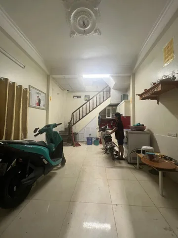 Cho thuê Nhà ngõ 132 Cầu Giấy 35M*4 tầng (3 ngủ) giá 12 triệu