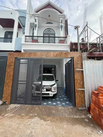 Bán nhà hẻm 3.5m xe oto 7 chổ ra vào cách Phạm Hùng 40m - Cách NCB 60m, ấp2, Trung An, TP. Mỹ Tho