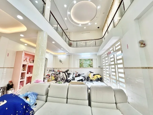 BÁN NHÀ KẾ KINH DƯƠNG VƯƠNG BÌNH TÂN 230M2 NGANG 10M 5.5 TỶ 3 TẦNG HXH THÔNG
