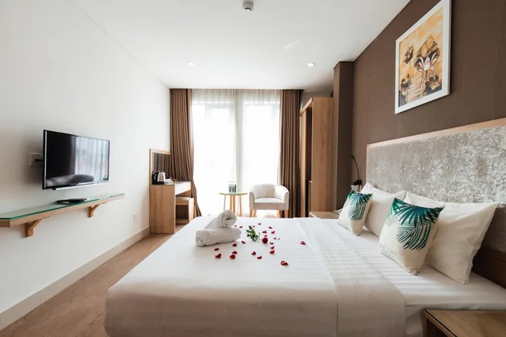 Cho thuê Khách sạn 200m2 có sẵn 26 m2 thổ cư giá 250 triệu tại Đường Bạch Đằng Phường 02 Quận Tân Bình TP. Hồ Chí Minh