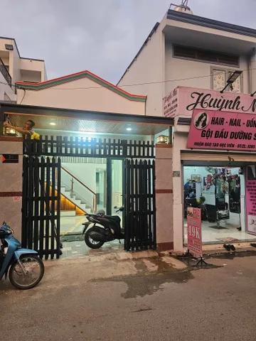Nhỉnh 3 tỷ mặt tiền 4,3x13 SHR Trịnh Thị Miếng thông ra Nguyễn Thị Sáu gần chợ Thới Tứ