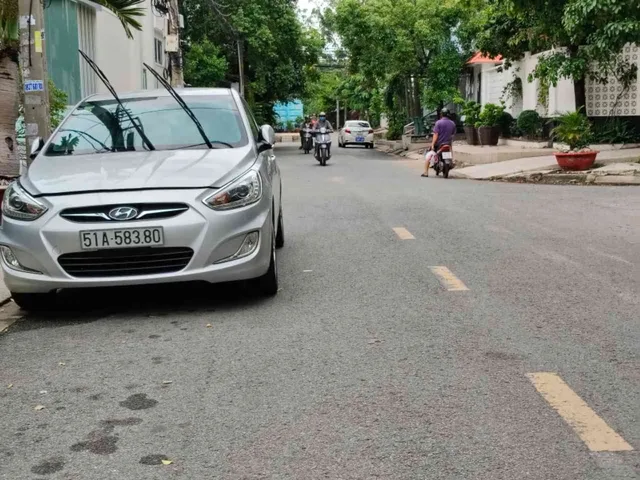 BÁN ĐẤT TẶNG NHÀ CÓ 8 PHÒNG TRỌ - KDC GIA HÒÀ  -  BÌNH HƯNG- BÌNH CHÁNH  -NGANG 8M- PHÙ HỢP XÂY BIỆT THỰ ,VĂN PHÒNG - 10,2 TỶ.