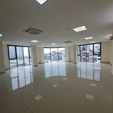 CHO THUÊ VĂN PHÒNG MẶT PHỐ 111 NGUYỄN XIỂN - HÀ NỘI/110m2/ LÔ GÓC