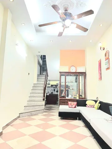 Cho thuê Nhà  Ngõ 290 Kim Mã 35M² 5 Tầng 3 Ngủ - Full Nội Thất - Giá Thuê 13tr