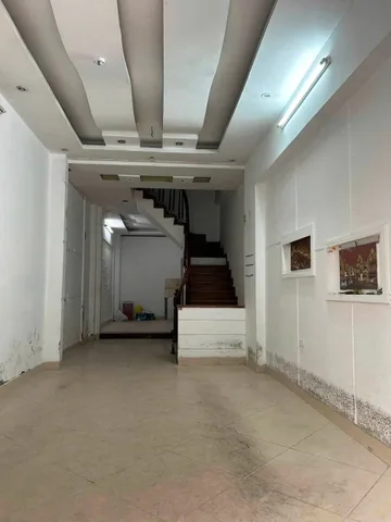 Cho thuê Nhà Ngõ 125 Vĩnh Phúc - Ba Đình 46M² 5,5 Tầng 5 Ngủ - Nội Thất CB - Giá Thuê 18tr