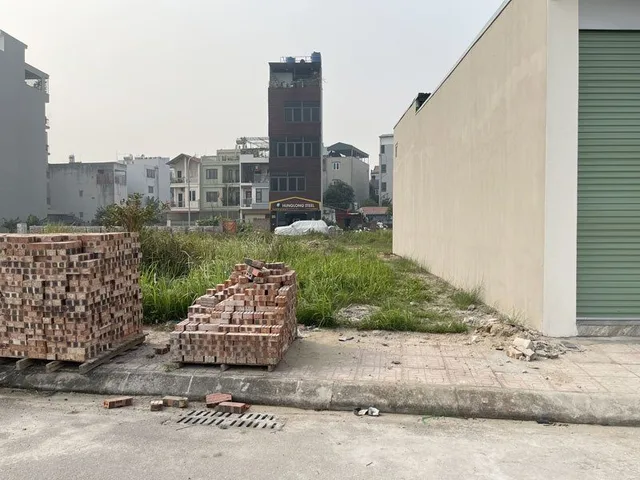 Bán Đất 75m2 có sẵn 75 m2 thổ cư giá 18.6 tỷ tại - Chọn - - Chọn - Phường Long Biên Hà Nội