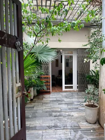Cho thuê Nhà Ngõ 255 Nguyễn Khang - Cầu Giấy 55M² 3 Tầng 4 Ngủ - Full Nội Thất Cao Cấp - Ở, Kinh Doanh VP - Giá Thuê 15tr - Nhận Nhà Ngay