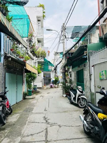 Mặt tiền hẻm 4m thông Bùi Văn Ba - Huỳnh Tấn Phát - 4,2 x 15 - 6.X tỷ