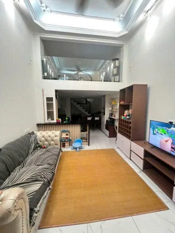 Cho thuê nhà ngõ 51 Lãng Yên, Hai Bà Trưng 33m*4 tầng OTO TRÁNH giá 15 triệu