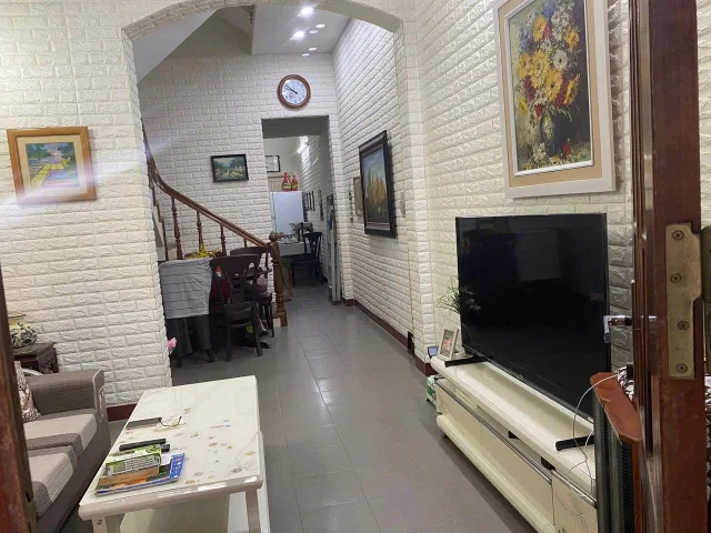 Nhà đẹp ngõ 102 Hoàng Đạo Thành, Thanh Xuân 70m*3T(XD 55m) giá 11 triệu
