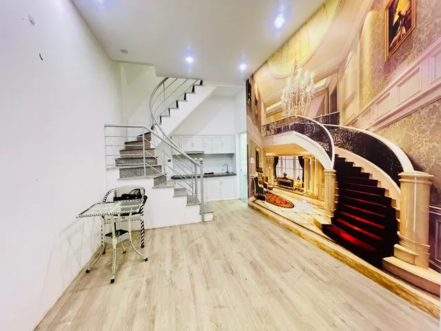 🏡 Cách nhà hát lớn ch,ỉ vài trăm mét chưa đến 2tỷ mà có căn nhà 3 tầng sạch sẽ về ở ng,ay