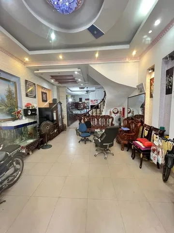 Nhà Linh Đàm 66.5m  dân xây ngõ thoáng diện tích rộng ở ngay gần Hồ Linh Đàm nhượng lại gấp 8.55 t.ỷ để đưa bố mẹ về quê.