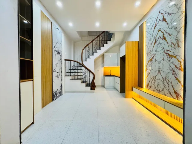 ✅ Nhình 5 Tỷ, Nhà Đẹp Ở Luôn, Phố Ẩm Thực Nguyễn Văn Tuyết, Gần Phố, 4 Tầng, QH Ổn Định