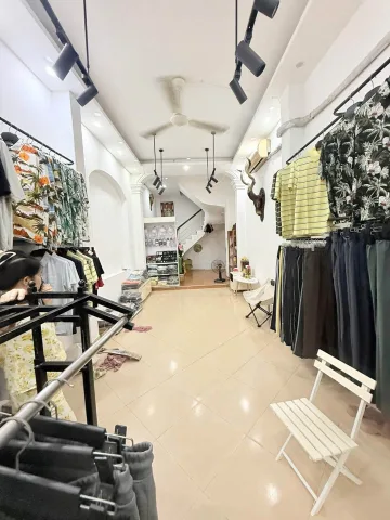 💥 MẶT PHỐ TRẦN QUANG DIỆU - VỈA HÈ Ô TÔ TRÁNH - TẦM TIỀN  NHIỀU KHÁCH MUỐN MUA MẶT PHỐ - KINH DOANH VÔ ĐỐI 💥