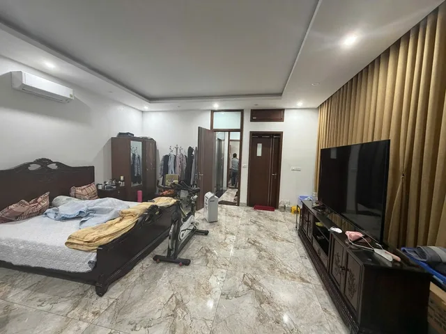 Bán Nhà KĐT Định Công. Hoàng Mai. Thang Máy. Lô Góc. Ô Tô. Vỉa Hè. DT 83m2. Giá 39.8 Tỷ.