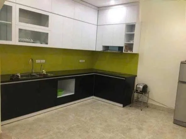 Cho thuê nhà lạc long quân - ô tô đỗ cửa