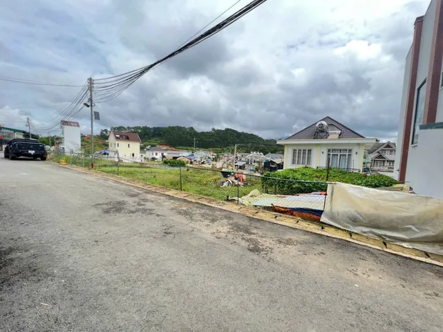 Bán đất Đà Lạt 200m2 thổ cư đường ô tô giá 5,7 tỷ thương lượng cách đường chính 50m