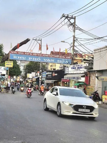 Mặt Tiền HT17  5x25m Vách Chợ Và Bến Xe Buýt Hiệp Thành Kinh Doanh Đa Ngành Sầm Uất