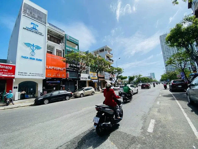NHÀ 3 TẦNG MẶT TIỀN HÀM NGHI - VỊ TRÍ ĐẸP - DÒNG TIỀN TỐT