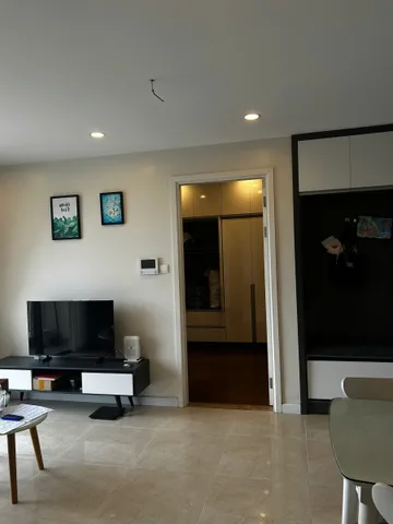 Cho thuê chung cư D'Capital 119 Trần Duy Hưng, Cầu Giấy 65m, 2PN2VS Nội thất xịn, slot ô tô