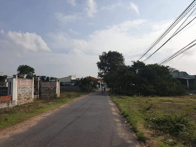 Bán 2000m hai mặt tiền đường trần bình trọng, thiện nghiệp ngay ngã tư 715 giá tốt