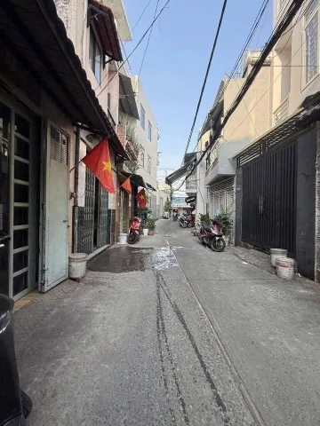 Bán nhà nát giá rẻ thích hợp đầu tư - Phường 10 Quận 8 TP. Hồ Chí Minh