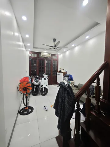 Cho thuê nhà ngõ 190 Hoàng Mai 50m x 4T(5 ngủ) đẹp giá 15 triệu