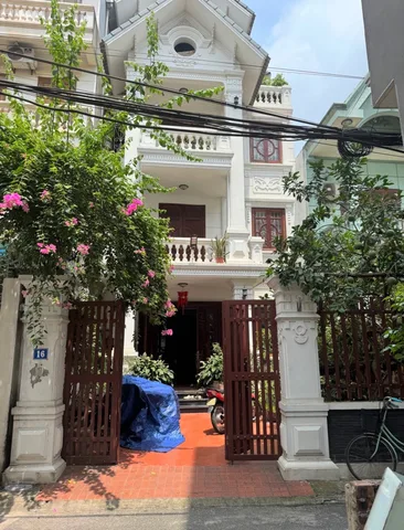 BÁN BIỆT THỰ VIP GIANG BIÊN - VIỆT HƯNG, 4 TẦNG THANG MÁY NHẬT - Ô TÔ VÀO NHÀ