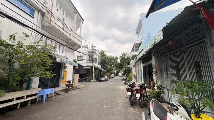 Nhà Đường số 18B - Mã Lò, 3 Tầng BTCT, 4x21m, Đường Nhựa 8m Thông, 7tỷ59, 82m2