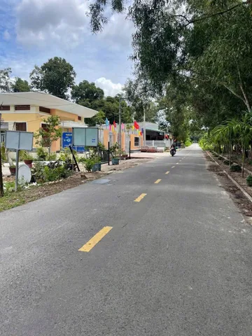Bán Đất 315m2 thổ cư 150m2 giá 675Tr, cách 100m có kinh doanh quán cafe, chợ, trường, Bàu Bàng, Bình Dương
