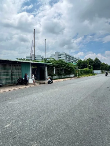 Bán Nhà riêng 800m2 có sẵn 800 m2 thổ cư ODT giá 8.8 tỷ tại Đường Đinh Thiếu Sơn Phường 7 Thành phố Tân An Long An ( 2 sổ)