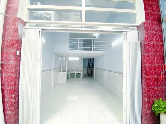 Bán 🔥Nhà Nguyễn Trọng Tuyển  1/ sát mặt tiền 3Tầng BTCT sd 70m2 chỉ 4ty nhỉnh . Sẵn Dòng Tiền