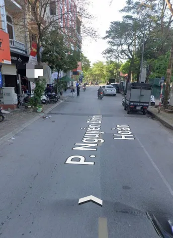 Cho thuê nhà MP Nguyễn Đình Hoàn, Cầu Giấy 55m x 4T VỈA HÈ, Ô TÔ ĐỖ, KD giá 20tr
