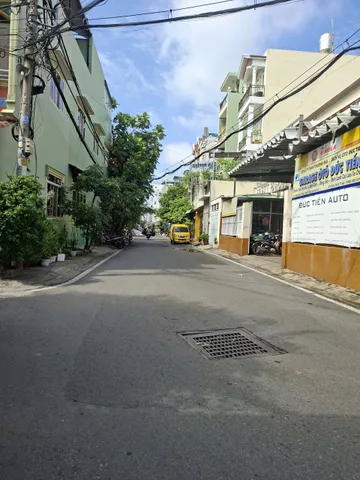 XE TẢI NÉ NHAU 4 TẦNG NGAY BÌNH TRỊ ĐÔNG - ĐẤT MỚI BÌNH TÂN.( Nhà đẹp kiên cố BTCT)