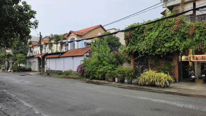 Bán Nhà riêng 200m2 có sẵn 200 m2 thổ cư giá 12 tỷ tại Xã Bà Điểm Huyện Hóc Môn TP. Hồ Chí Minh