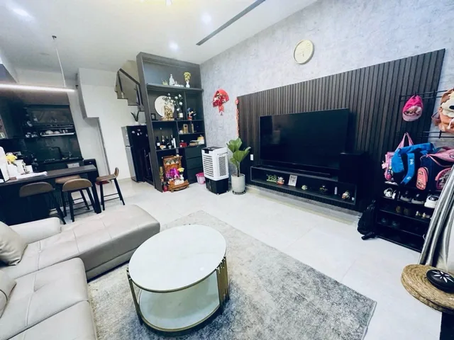 (Ngay trục Dương Quảng Hàm) Hẻm xe tải 7m trải nhựa - 8.x tỷ - 4.2x8.4m (40m²) - 4 Tầng đúc kiên cố, Nở hậu tài lộc, Sẵn dòng tiền 17tr/tháng